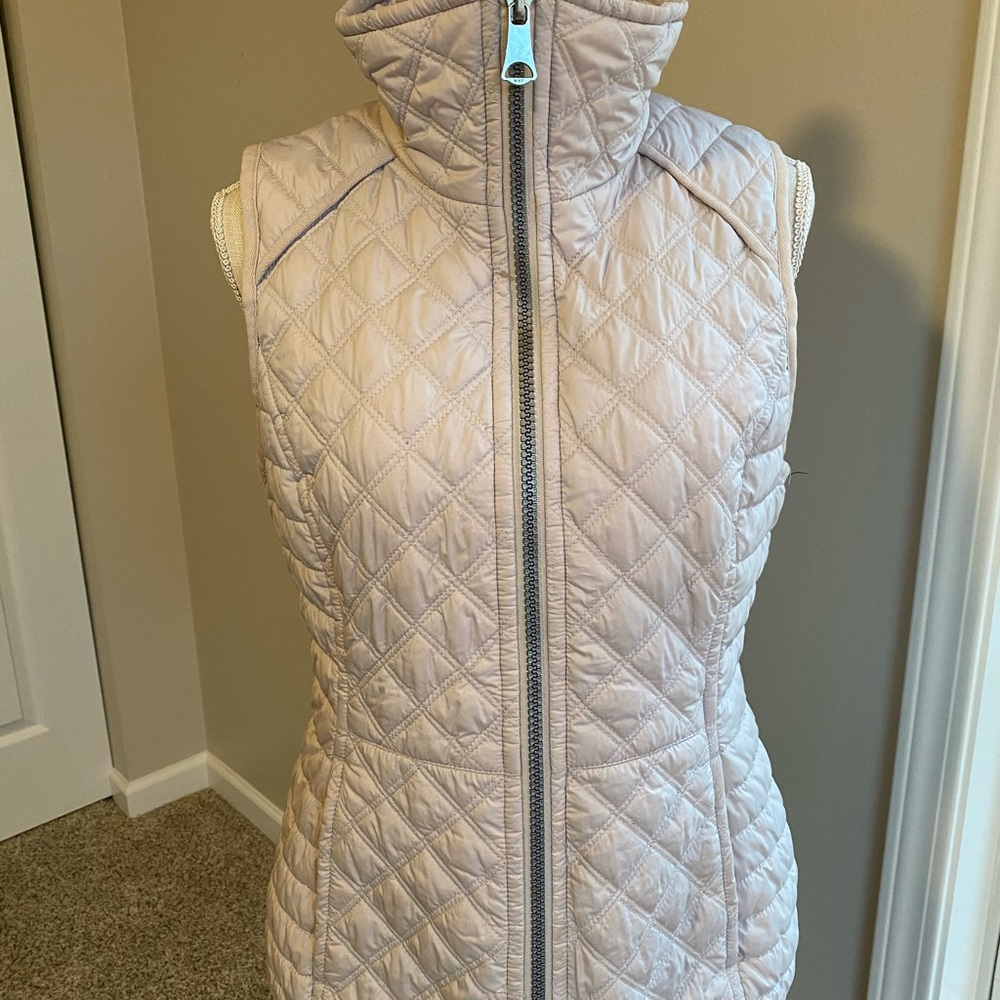 Women’s Medium Cream Vest Marc New York
